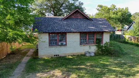 800 E Young St, Longview, TX 75602 photo 4