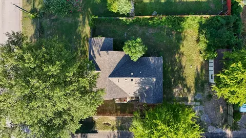 800 E Young St, Longview, TX 75602 photo 2