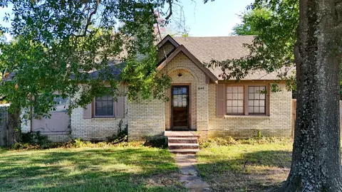 800 E Young St, Longview, TX 75602 photo 1