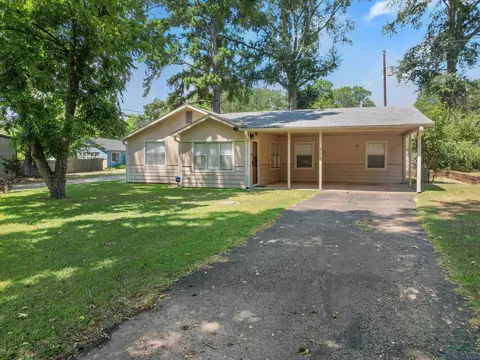 210 Gilbert St, Lone Star, TX 75668