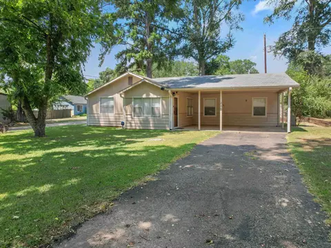 210 Gilbert St, Lone Star, TX 75668