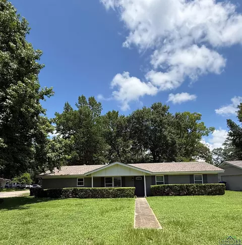 201 Shamrock Dr, Longview, TX 75604