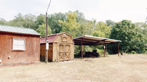 4935 Blocker Rd, Marshall, TX 75672 photo 2