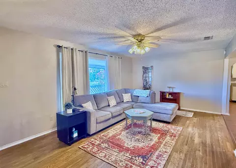 700 N Edith St, Longview, TX 75601 photo 8