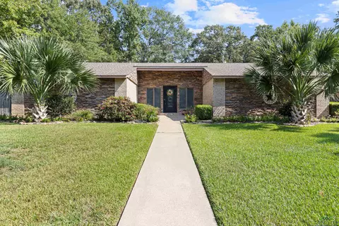 1100 Winchester Cir, Kilgore, TX 75662