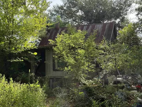 365 County Road 405d, Henderson, TX 75654