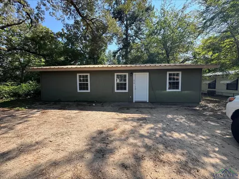 212 Bryne St, Lone Star, TX 75668