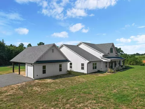 233 Coconut, Gilmer, TX 75644 photo 6