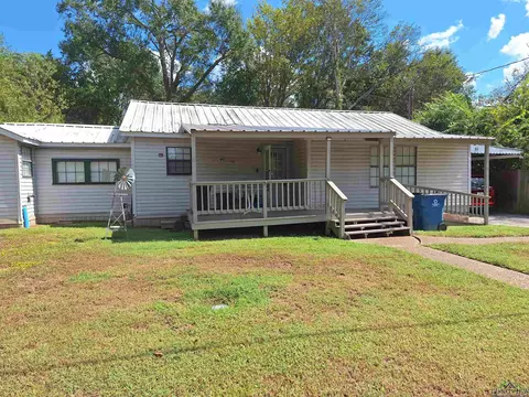 1002 North St, Gladewater, TX 75647