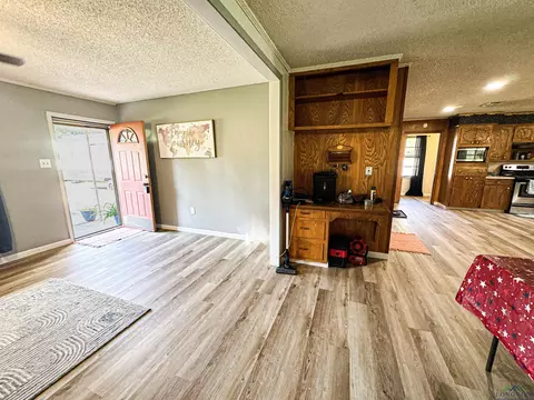 107 E Hope Dr, Longview, TX 75604 photo 12