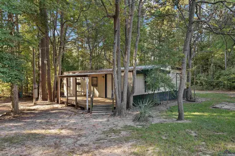 104 Brierwood Dr, Jefferson, TX 75657