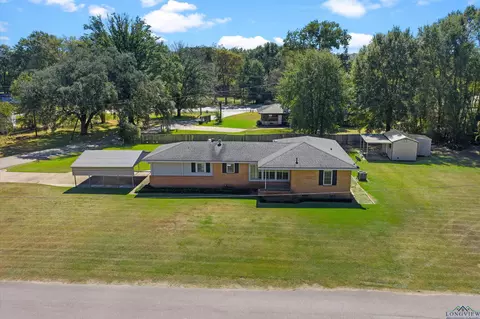 159 Creswell St, Center, TX 75935