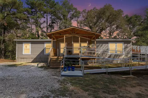 5645 State Hwy 43, Jefferson, TX 75657