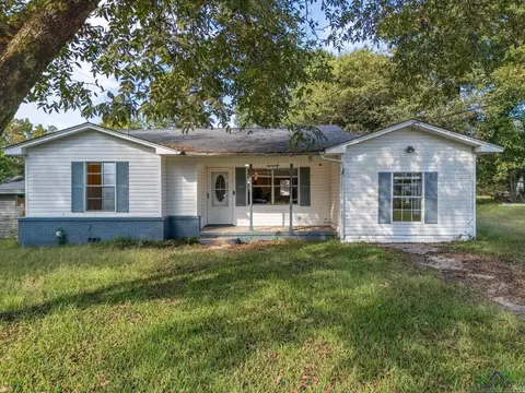 205 Austin Pkwy, Lone Star, TX 75668