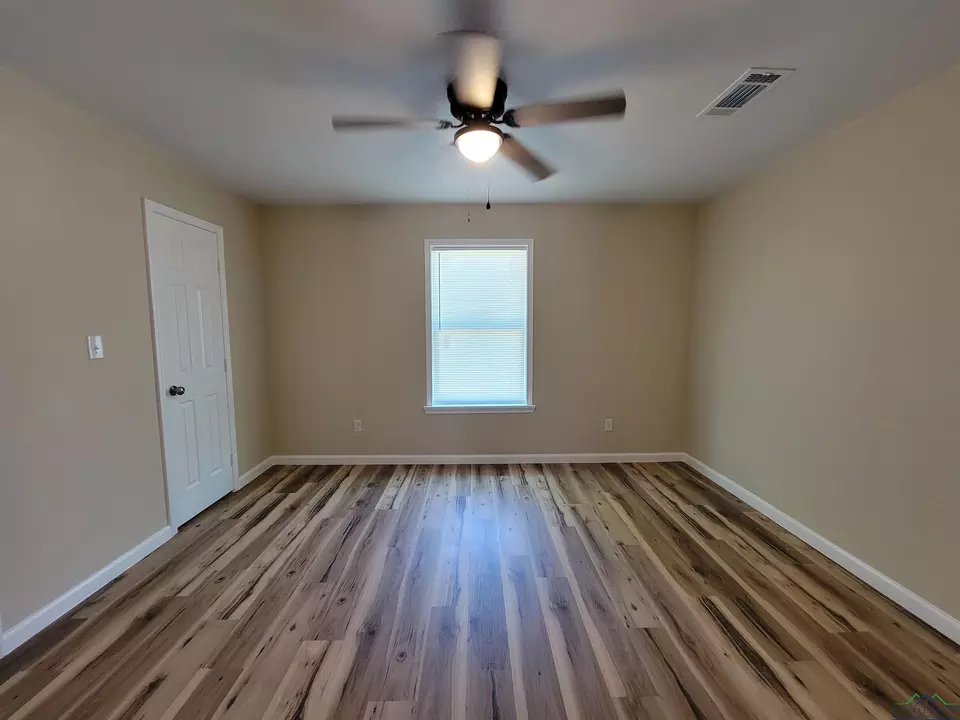 Bedroom - 1320 Cr 3110, De Kalb, TX 75559 photo 1 of 1