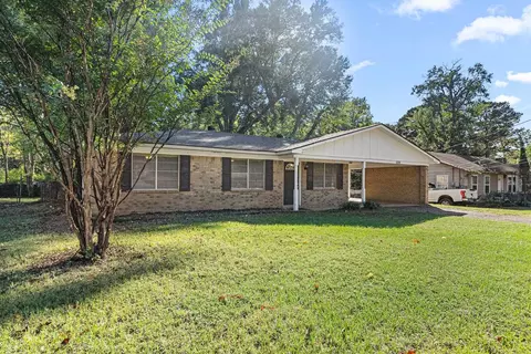 1006 Bazzell Dr, Longview, TX 75604 photo 2