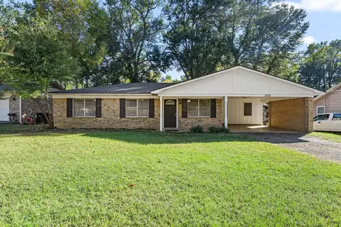 1006 Bazzell Dr, Longview, TX 75604 photo 1