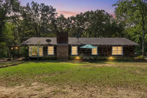 186 Pine St, Ore City, TX 75683
