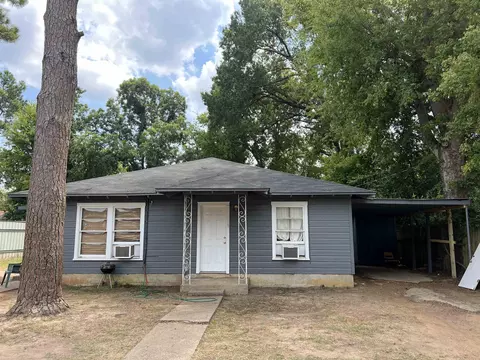 610 Travis St, Longview, TX 75602 photo 1