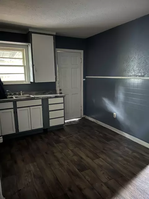 610 Travis St, Longview, TX 75602 photo 3