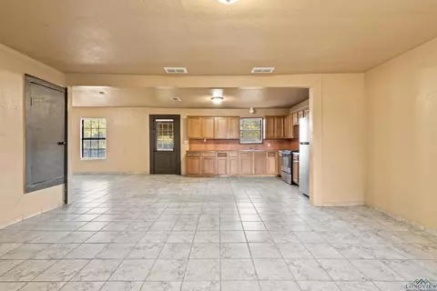 632 Bays Rd, Marshall, TX 75672 photo 4