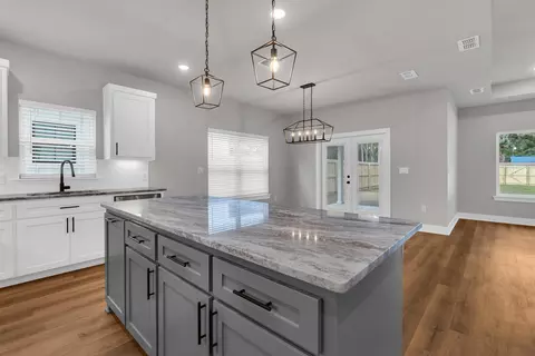 101 St Clair, Longview, TX 75605 photo 9