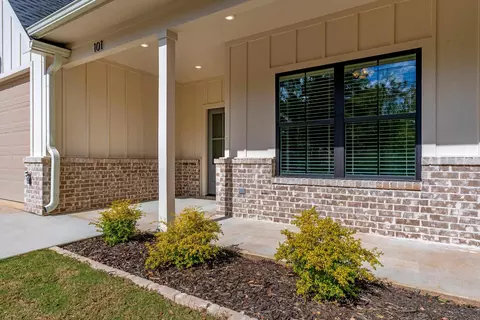 101 St Clair, Longview, TX 75605 photo 4