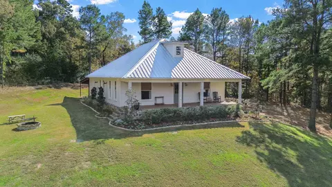 767 Hackberry Rd, Gilmer, TX 75645 photo 2
