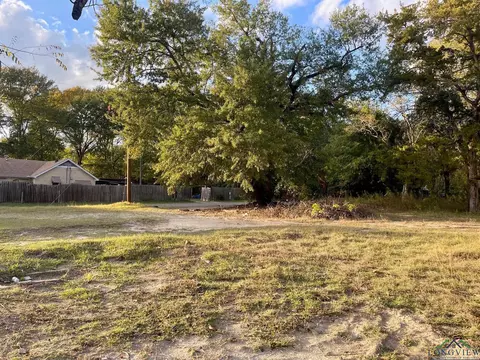 207 Humble Ave, Longview, TX 75602