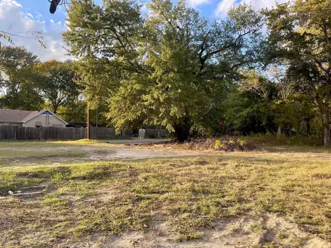 207 Humble Ave, Longview, TX 75602