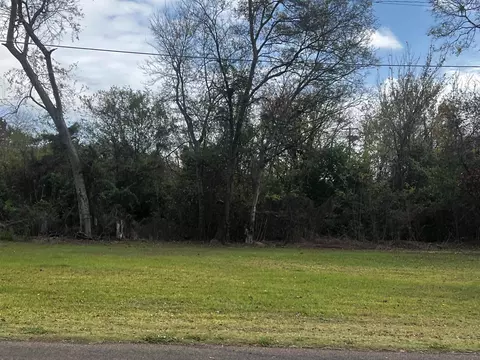 1901 E Cotton, Longview, TX 75602