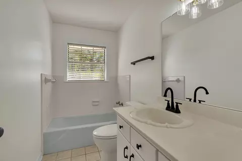 Bath - 1900 Beth Dr, Longview, TX 75605 photo 1 of 3