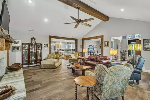 Living - 38 Stonegate, Longview, TX 75601 photo 3 of 4