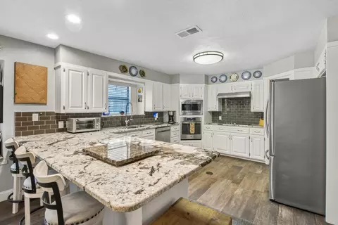 Kitchen - 38 Stonegate, Longview, TX 75601 photo 1 of 4