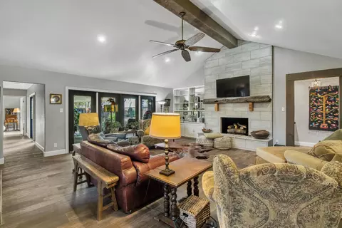 Living - 38 Stonegate, Longview, TX 75601 photo 2 of 4