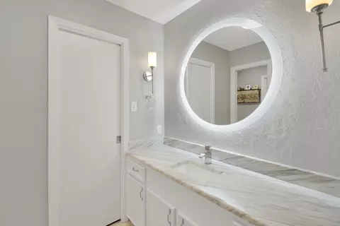Bath - 38 Stonegate, Longview, TX 75601 photo 4 of 6