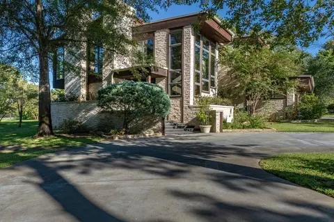 4901 Victory Dr, Marshall, TX 75672