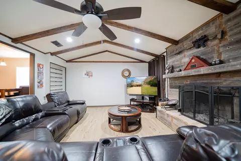 Living - 609 Vicky Dr, Longview, TX 75604 photo 2 of 2