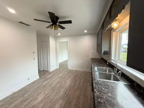 300 Hailey, Longview, TX 75602 photo 6