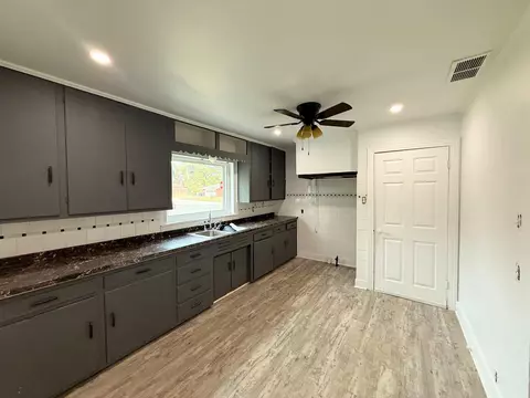 300 Hailey, Longview, TX 75602 photo 7