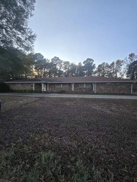 4217 Hazel Dr, Texarkana, TX 75503