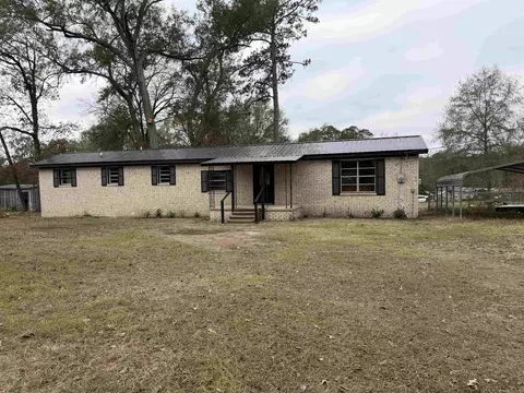 1045 Cypress Cir, Waskom, TX 75692