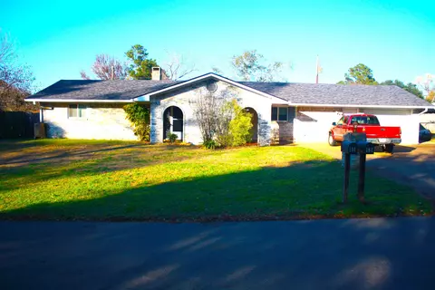 181 Velma Dr, Kilgore, TX 75662