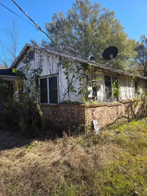 908 Burns St, Kilgore, TX 75662