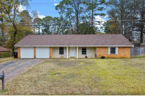 2002 Lee St, Longview, TX 75604 photo 1