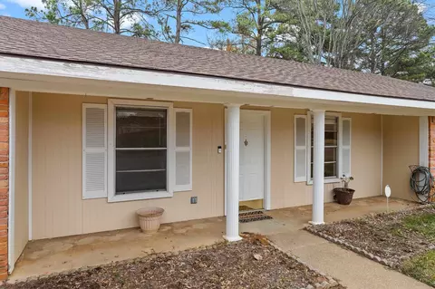 2002 Lee St, Longview, TX 75604 photo 2