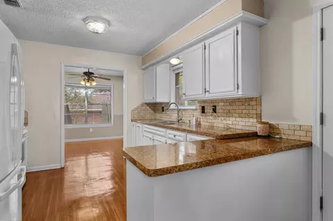 2002 Lee St, Longview, TX 75604 photo 9