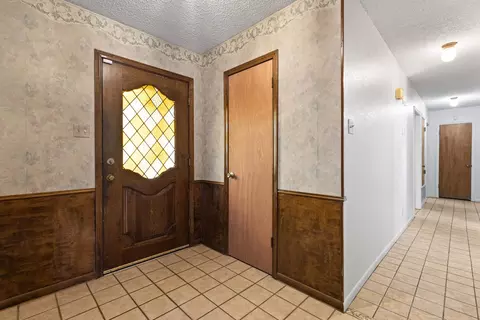 Entry Way - 1104 Apache Ct, Longview, TX 75604 photo 2 of 3