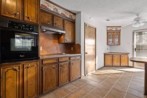 Kitchen - 1104 Apache Ct, Longview, TX 75604 photo 3 of 5