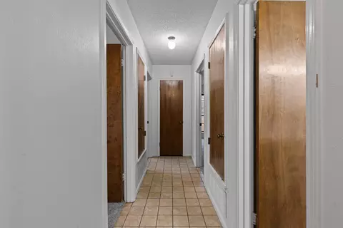 Entry Way - 1104 Apache Ct, Longview, TX 75604 photo 3 of 3